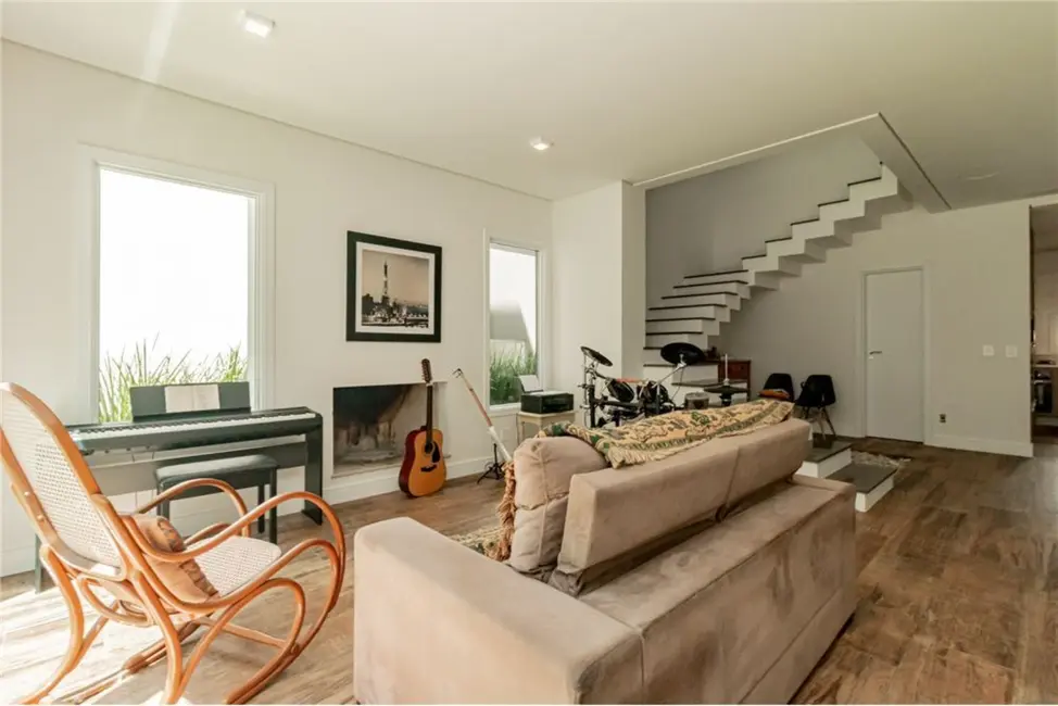 Casa com 3 quartos à venda, 438m2 em Pedra Redonda, Porto Alegre - RS - imagem 6 Foto 6 de Casa com 3 quartos à venda, 438m2 em Pedra Redonda, Porto Alegre - RS