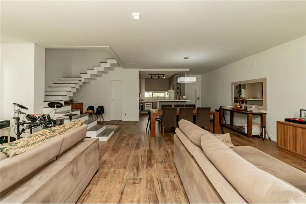 Casa com 3 quartos à venda, 438m2 em Pedra Redonda, Porto Alegre - RS - imagem 9 Foto 9 de Casa com 3 quartos à venda, 438m2 em Pedra Redonda, Porto Alegre - RS