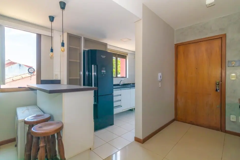 Apartamento com 2 quartos à venda, 82m2 em Passo da Areia, Porto Alegre - RS - imagem 8 Foto 8 de Apartamento com 2 quartos à venda, 82m2 em Passo da Areia, Porto Alegre - RS