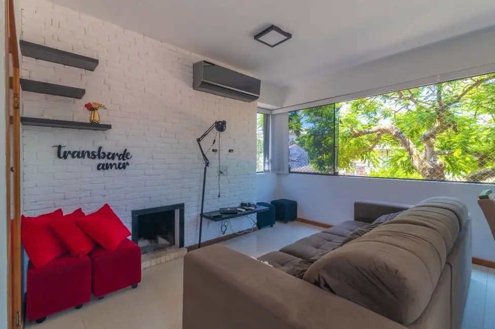 Apartamento com 2 quartos à venda, 82m2 em Passo da Areia, Porto Alegre - RS - imagem 2 Foto 2 de Apartamento com 2 quartos à venda, 82m2 em Passo da Areia, Porto Alegre - RS