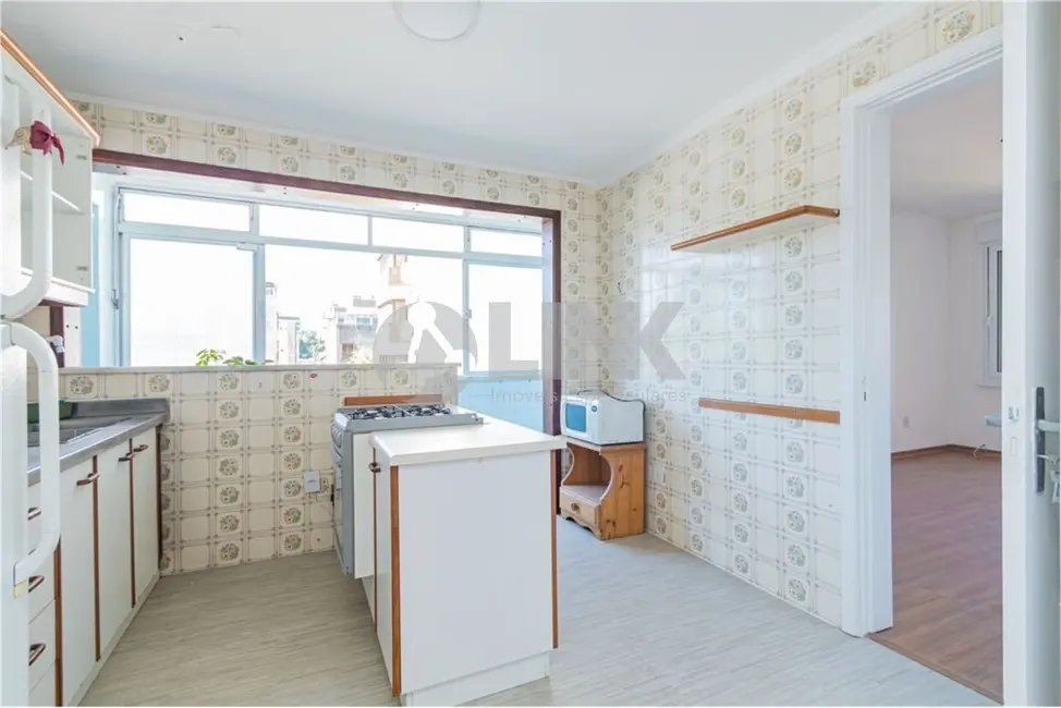 Apartamento com 4 quartos à venda, 144m2 em Higienópolis, Porto Alegre - RS - imagem 6 Foto 6 de Apartamento com 4 quartos à venda, 144m2 em Higienópolis, Porto Alegre - RS