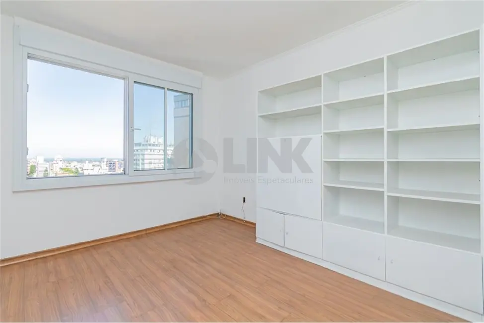 Apartamento com 4 quartos à venda, 144m2 em Higienópolis, Porto Alegre - RS - imagem 9 Foto 9 de Apartamento com 4 quartos à venda, 144m2 em Higienópolis, Porto Alegre - RS