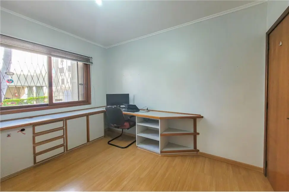 Foto 6 de Apartamento com 3 quartos à venda, 130m2 em Jardim Itu, Porto Alegre - RS