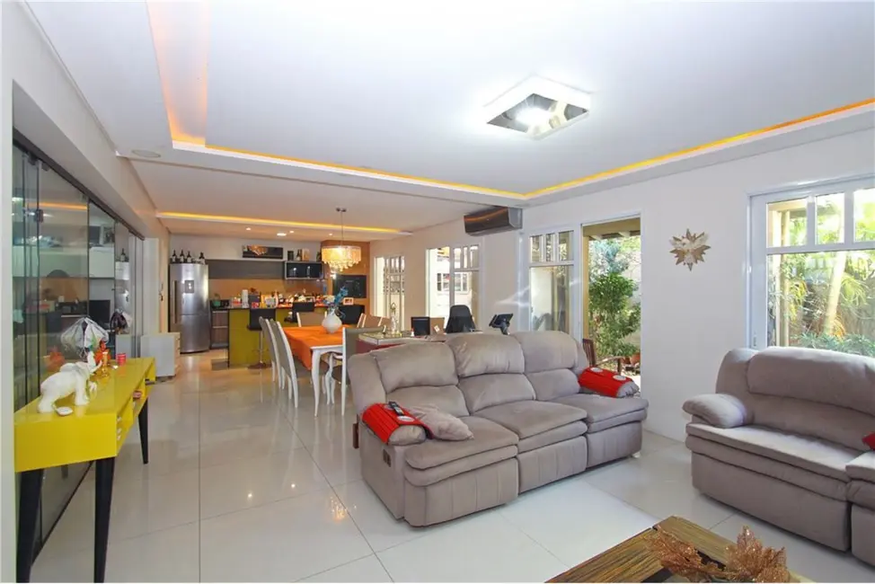 Foto 2 de Casa com 4 quartos à venda, 447m2 em Jardim Carvalho, Porto Alegre - RS