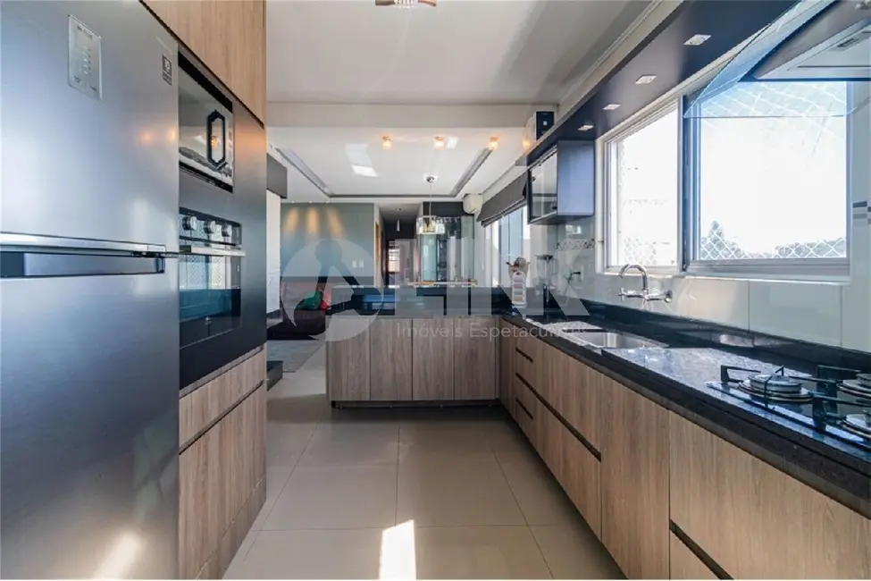 Apartamento com 3 quartos à venda, 164m2 em Vila Ipiranga, Porto Alegre - RS - imagem 5 Foto 5 de Apartamento com 3 quartos à venda, 164m2 em Vila Ipiranga, Porto Alegre - RS