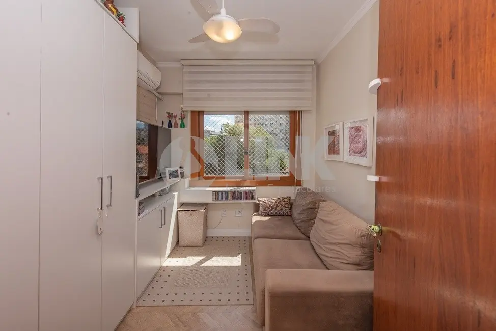 Apartamento com 2 quartos à venda, 60m2 em Passo da Areia, Porto Alegre - RS - imagem 9 Foto 9 de Apartamento com 2 quartos à venda, 60m2 em Passo da Areia, Porto Alegre - RS