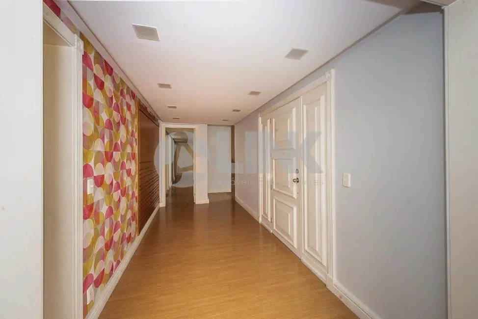 Apartamento com 4 quartos à venda, 283m2 em Moinhos de Vento, Porto Alegre - RS - imagem 7 Foto 7 de Apartamento com 4 quartos à venda, 283m2 em Moinhos de Vento, Porto Alegre - RS