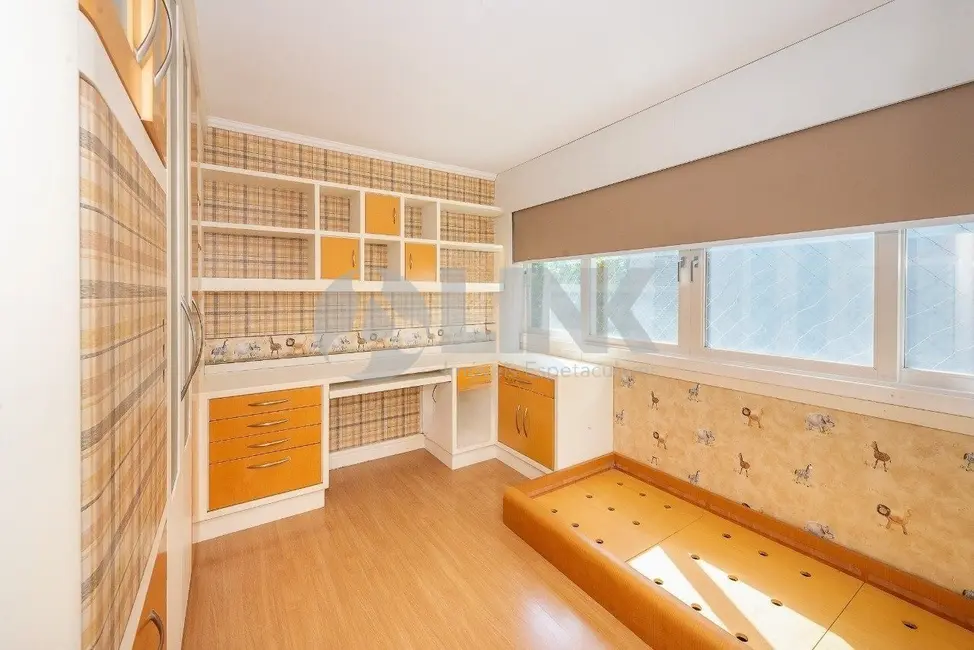 Apartamento com 4 quartos à venda, 283m2 em Moinhos de Vento, Porto Alegre - RS - imagem 8 Foto 8 de Apartamento com 4 quartos à venda, 283m2 em Moinhos de Vento, Porto Alegre - RS