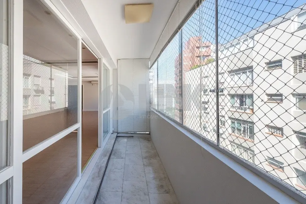 Apartamento com 4 quartos à venda, 283m2 em Moinhos de Vento, Porto Alegre - RS - imagem 6 Foto 6 de Apartamento com 4 quartos à venda, 283m2 em Moinhos de Vento, Porto Alegre - RS