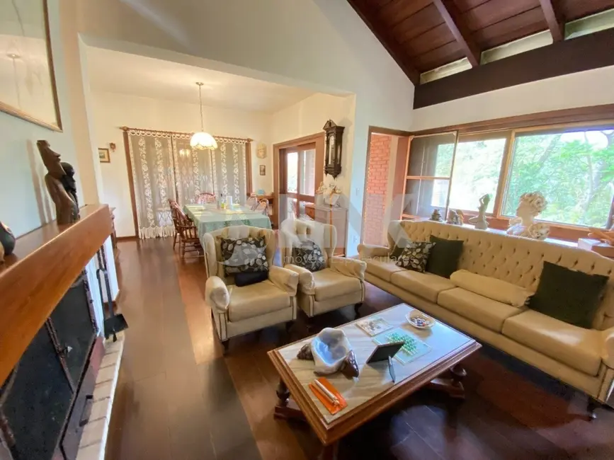 Foto 3 de Casa com 3 quartos à venda, 262m2 em Ipanema, Porto Alegre - RS