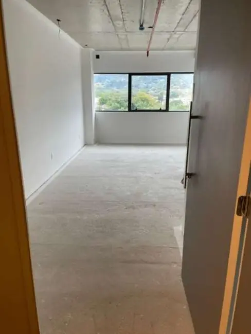 Foto 1 de Sala Comercial à venda, 34m2 em Teresópolis, Porto Alegre - RS