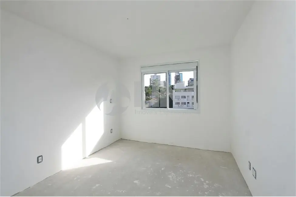 Apartamento com 2 quartos à venda, 83m2 em Higienópolis, Porto Alegre - RS - imagem 6 Foto 6 de Apartamento com 2 quartos à venda, 83m2 em Higienópolis, Porto Alegre - RS