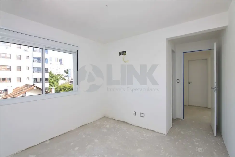 Apartamento com 2 quartos à venda, 83m2 em Higienópolis, Porto Alegre - RS - imagem 8 Foto 8 de Apartamento com 2 quartos à venda, 83m2 em Higienópolis, Porto Alegre - RS