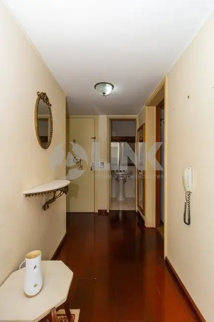 Apartamento com 2 quartos à venda, 93m2 em Centro Histórico, Porto Alegre - RS - imagem 7 Foto 7 de Apartamento com 2 quartos à venda, 93m2 em Centro Histórico, Porto Alegre - RS