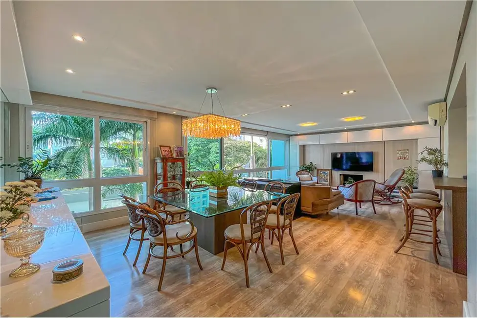 Foto 3 de Apartamento com 3 quartos à venda, 135m2 em Passo da Areia, Porto Alegre - RS