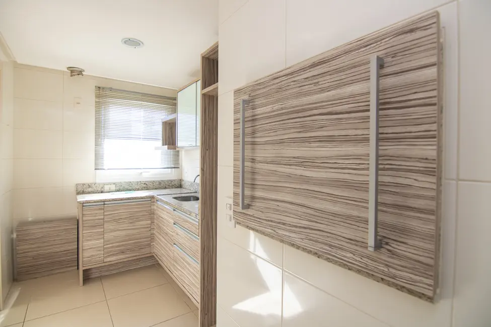 Apartamento com 3 quartos à venda, 123m2 em Petrópolis, Porto Alegre - RS - imagem 7 Foto 7 de Apartamento com 3 quartos à venda, 123m2 em Petrópolis, Porto Alegre - RS