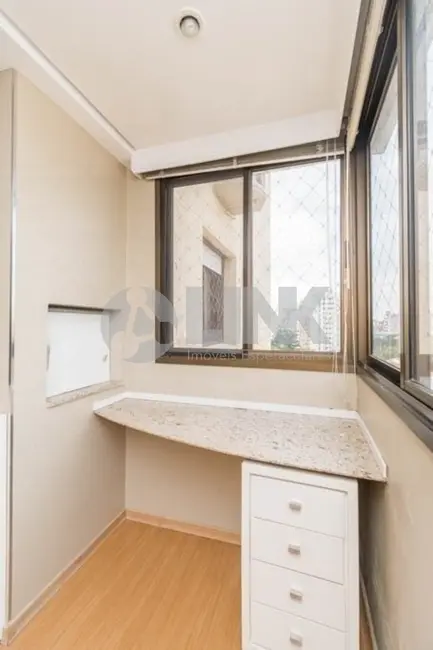 Foto 5 de Apartamento com 2 quartos à venda, 68m2 em Passo da Areia, Porto Alegre - RS