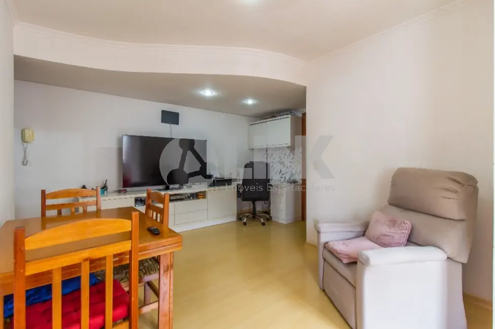 Apartamento com 2 quartos à venda, 68m2 em Passo da Areia, Porto Alegre - RS - imagem 6 Foto 6 de Apartamento com 2 quartos à venda, 68m2 em Passo da Areia, Porto Alegre - RS