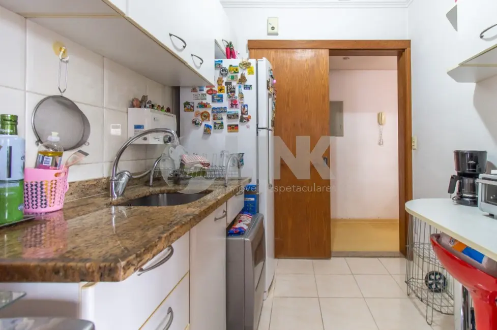 Apartamento com 2 quartos à venda, 68m2 em Passo da Areia, Porto Alegre - RS - imagem 8 Foto 8 de Apartamento com 2 quartos à venda, 68m2 em Passo da Areia, Porto Alegre - RS
