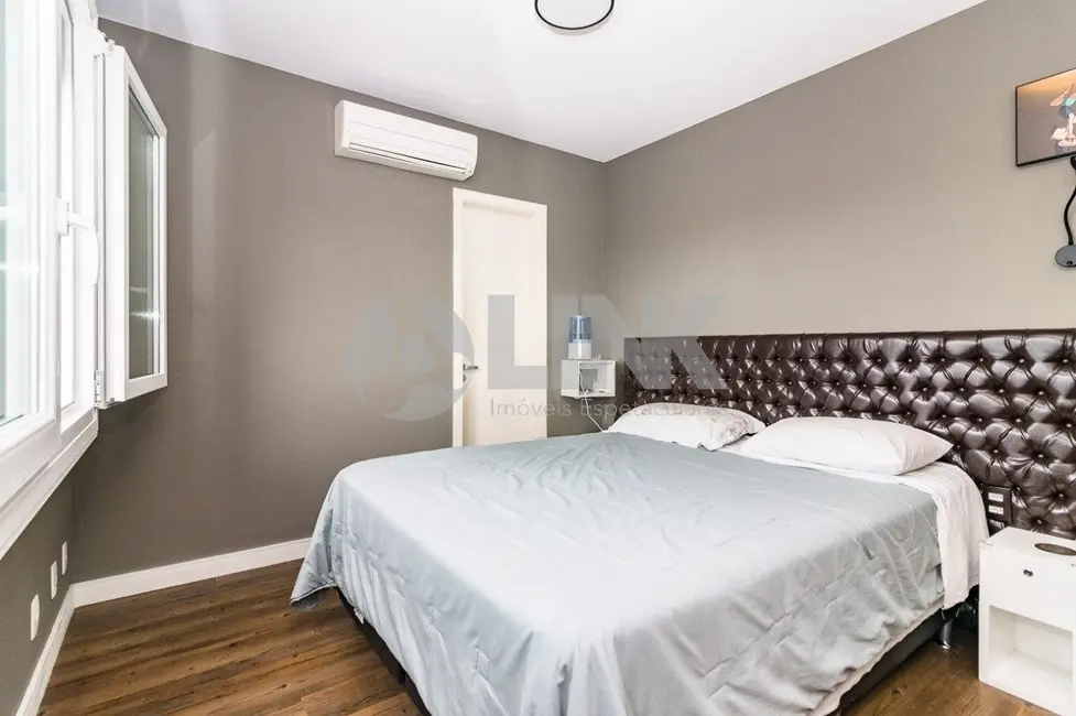 Apartamento com 3 quartos à venda, 105m2 em Rio Branco, Porto Alegre - RS - imagem 6 Foto 6 de Apartamento com 3 quartos à venda, 105m2 em Rio Branco, Porto Alegre - RS