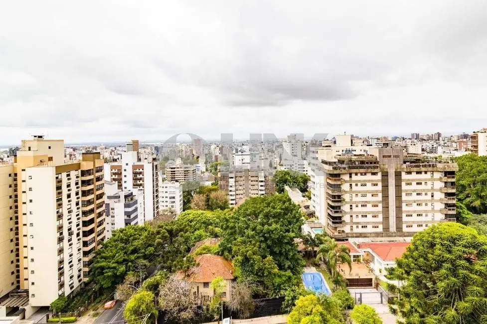 Apartamento com 3 quartos à venda, 105m2 em Rio Branco, Porto Alegre - RS - imagem 4 Foto 4 de Apartamento com 3 quartos à venda, 105m2 em Rio Branco, Porto Alegre - RS