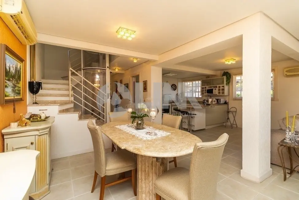 Foto 3 de Casa de Condomínio com 4 quartos à venda, 337m2 em Chácara das Pedras, Porto Alegre - RS