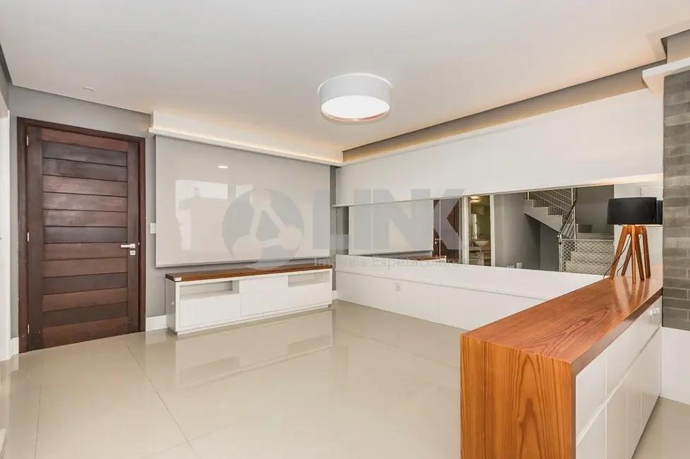 Foto 3 de Casa de Condomínio com 3 quartos à venda, 240m2 em Ipanema, Porto Alegre - RS