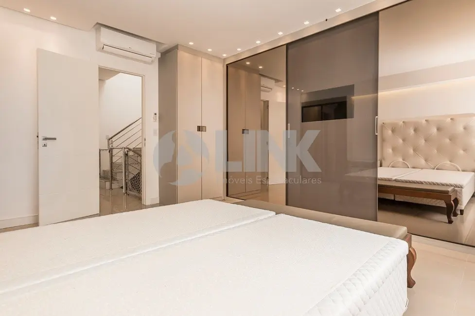 Foto 9 de Casa de Condomínio com 3 quartos à venda, 240m2 em Ipanema, Porto Alegre - RS