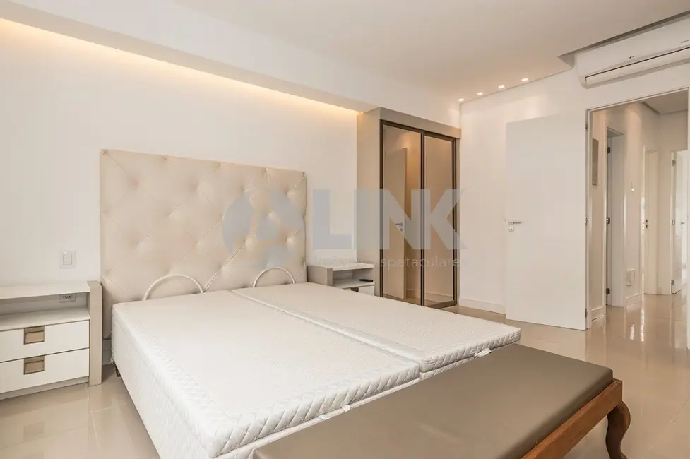 Foto 8 de Casa de Condomínio com 3 quartos à venda, 240m2 em Ipanema, Porto Alegre - RS