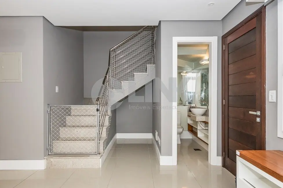 Foto 5 de Casa de Condomínio com 3 quartos à venda, 240m2 em Ipanema, Porto Alegre - RS