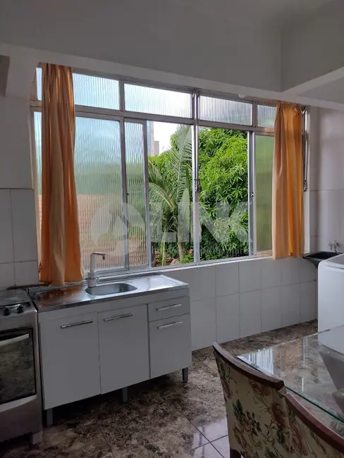 Apartamento com 3 quartos à venda, 76m2 em Higienópolis, Porto Alegre - RS - imagem 5 Foto 5 de Apartamento com 3 quartos à venda, 76m2 em Higienópolis, Porto Alegre - RS