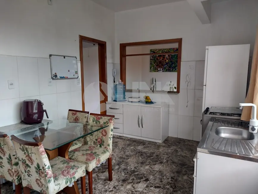 Apartamento com 3 quartos à venda, 76m2 em Higienópolis, Porto Alegre - RS - imagem 4 Foto 4 de Apartamento com 3 quartos à venda, 76m2 em Higienópolis, Porto Alegre - RS