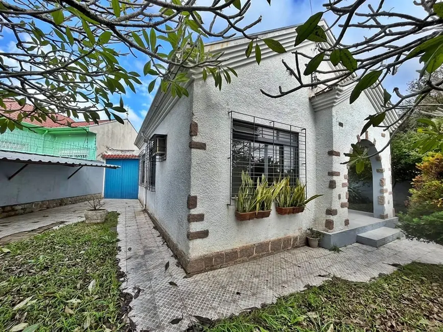 Foto 1 de Casa com 3 quartos à venda, 120m2 em Passo da Areia, Porto Alegre - RS