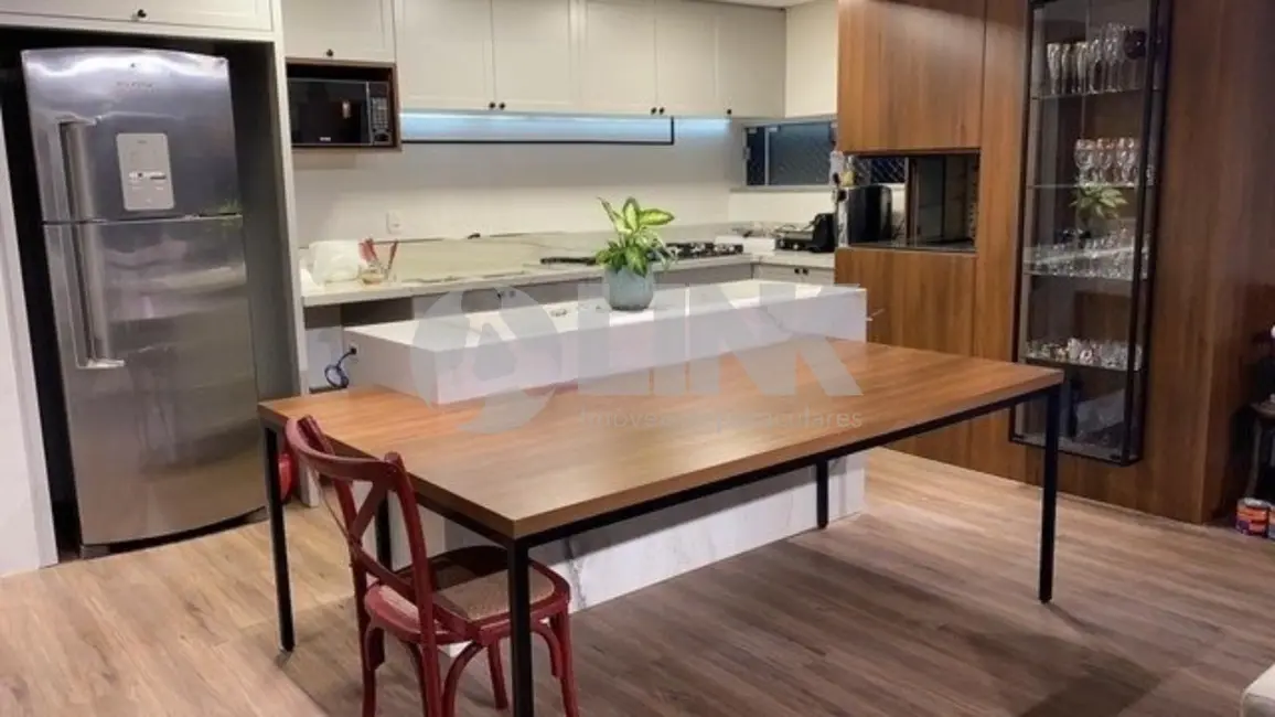 Apartamento com 3 quartos à venda, 122m2 em Menino Deus, Porto Alegre - RS - imagem 1 Foto 1 de Apartamento com 3 quartos à venda, 122m2 em Menino Deus, Porto Alegre - RS