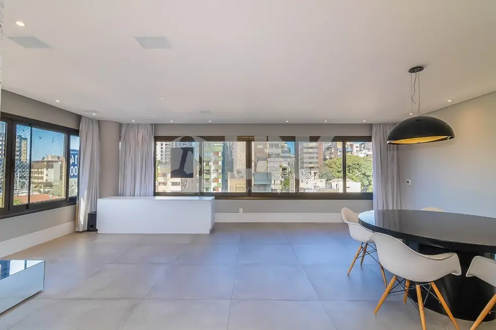Apartamento com 2 quartos à venda, 119m2 em Petrópolis, Porto Alegre - RS - imagem 6 Foto 6 de Apartamento com 2 quartos à venda, 119m2 em Petrópolis, Porto Alegre - RS