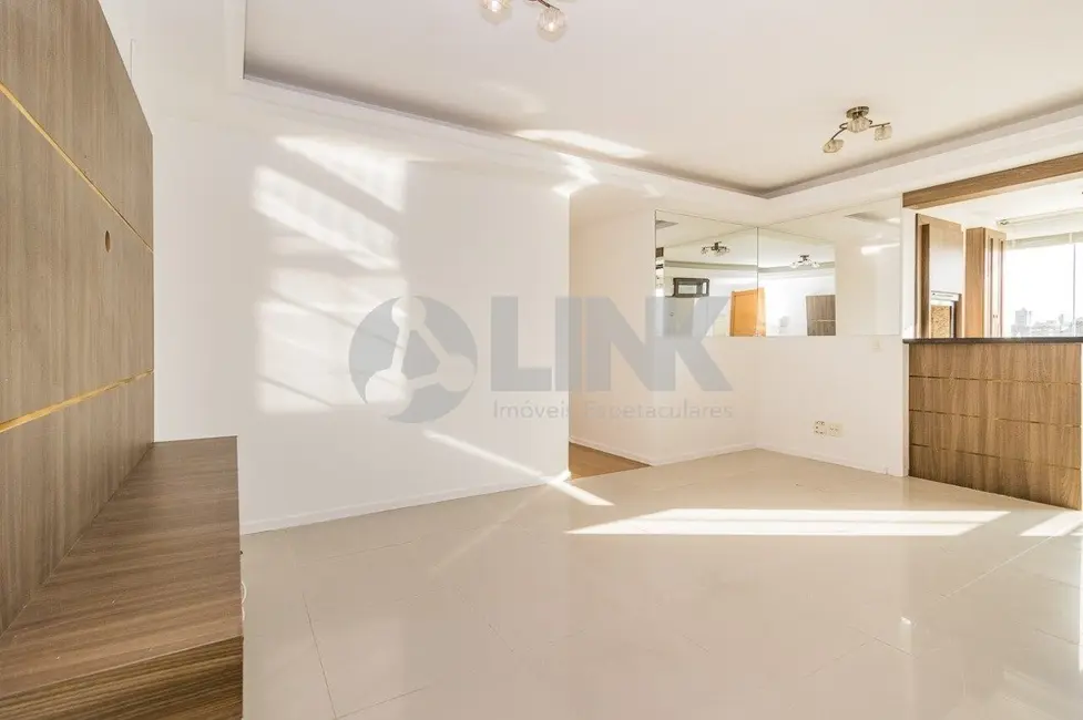 Foto 1 de Apartamento com 2 quartos à venda, 67m2 em Passo da Areia, Porto Alegre - RS