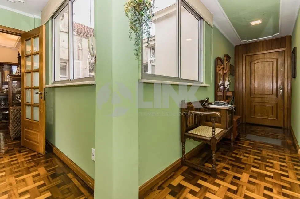 Apartamento com 3 quartos à venda, 116m2 em Moinhos de Vento, Porto Alegre - RS - imagem 5 Foto 5 de Apartamento com 3 quartos à venda, 116m2 em Moinhos de Vento, Porto Alegre - RS