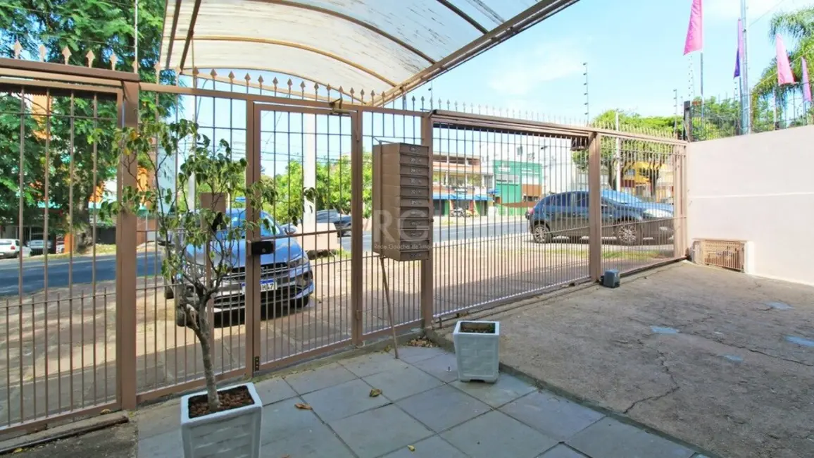 Foto 2 de Apartamento com 1 quarto à venda, 42m2 em Vila Jardim, Porto Alegre - RS