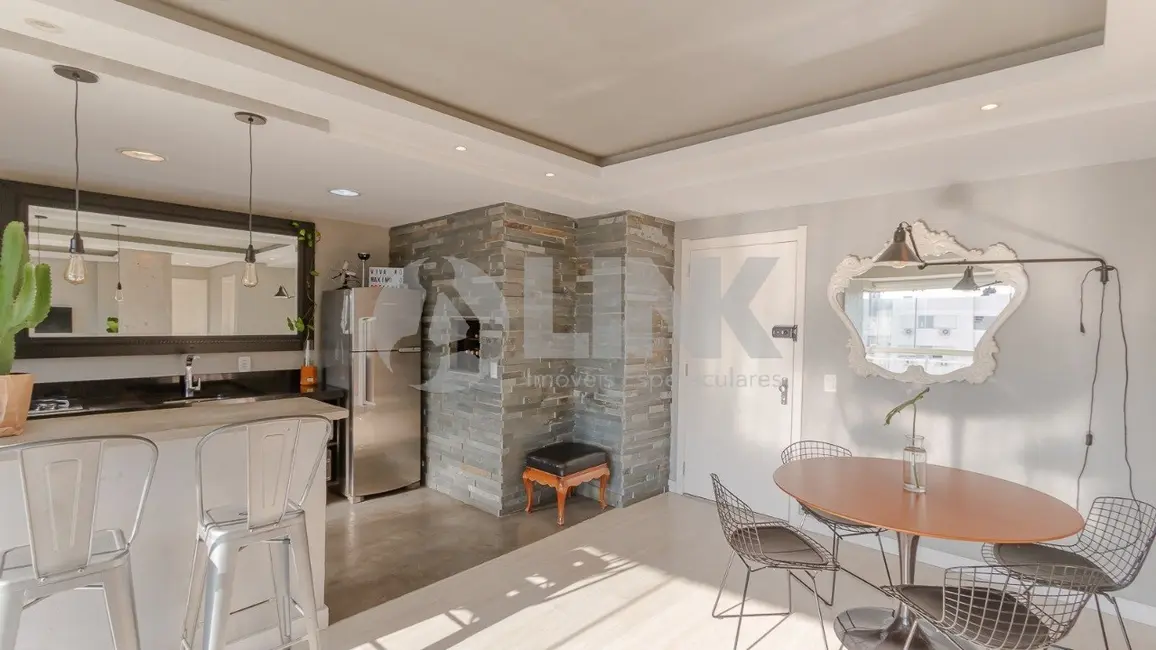 Foto 2 de Apartamento com 2 quartos à venda, 61m2 em Passo da Areia, Porto Alegre - RS