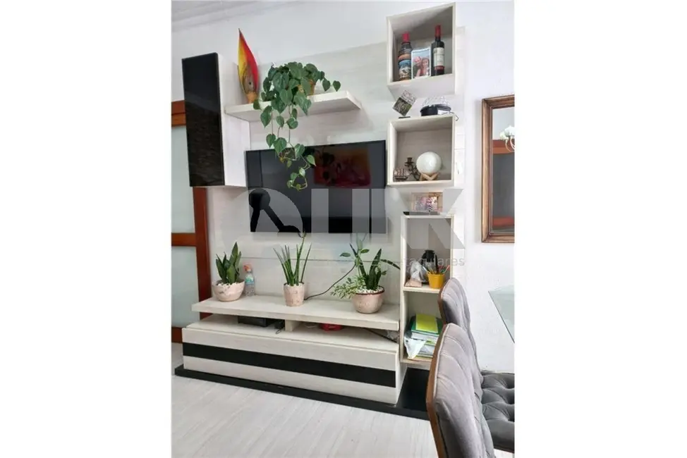 Apartamento com 2 quartos à venda, 92m2 em Santa Cecília, Porto Alegre - RS - imagem 4 Foto 4 de Apartamento com 2 quartos à venda, 92m2 em Santa Cecília, Porto Alegre - RS