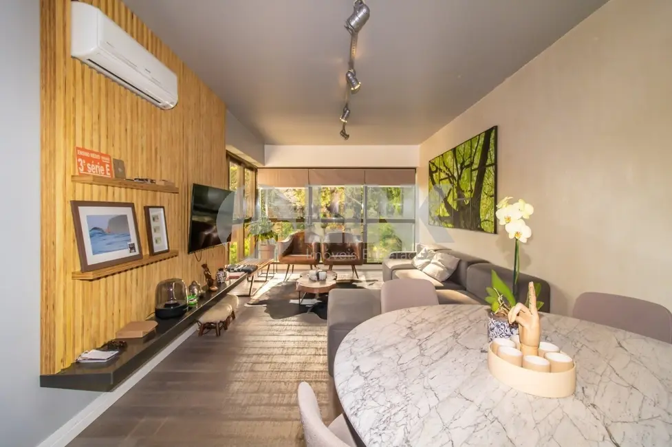 Foto 2 de Apartamento com 2 quartos à venda, 82m2 em Rio Branco, Porto Alegre - RS