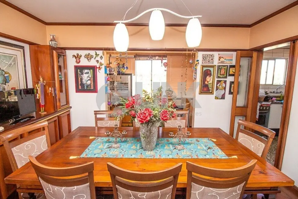 Apartamento com 3 quartos à venda, 109m2 em Moinhos de Vento, Porto Alegre - RS - imagem 5 Foto 5 de Apartamento com 3 quartos à venda, 109m2 em Moinhos de Vento, Porto Alegre - RS