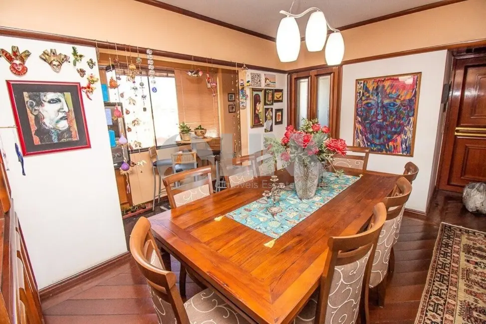 Apartamento com 3 quartos à venda, 109m2 em Moinhos de Vento, Porto Alegre - RS - imagem 6 Foto 6 de Apartamento com 3 quartos à venda, 109m2 em Moinhos de Vento, Porto Alegre - RS