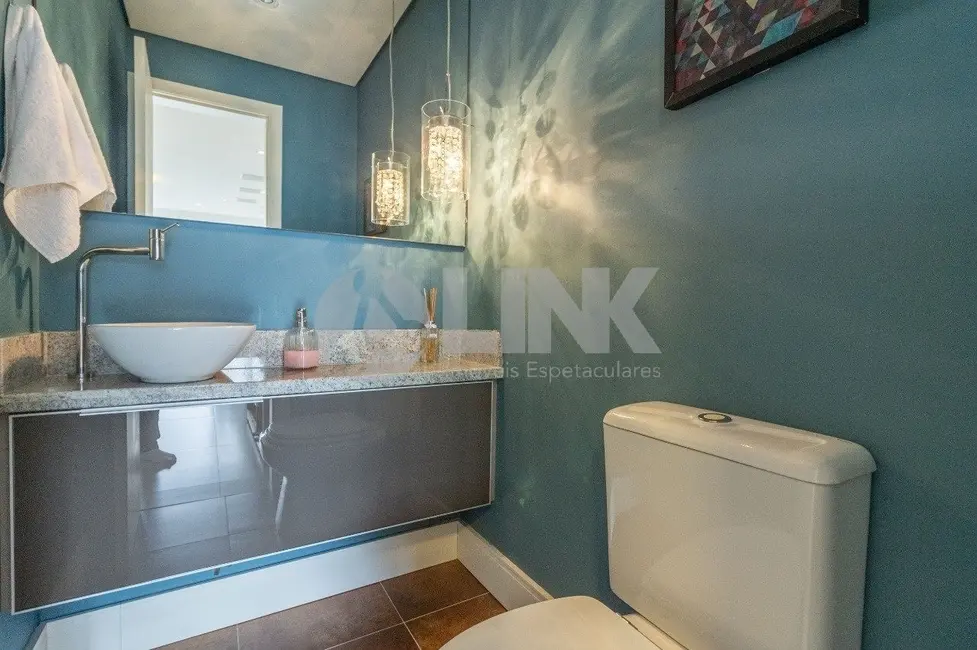 Apartamento com 3 quartos à venda, 105m2 em Rio Branco, Porto Alegre - RS - imagem 7 Foto 7 de Apartamento com 3 quartos à venda, 105m2 em Rio Branco, Porto Alegre - RS