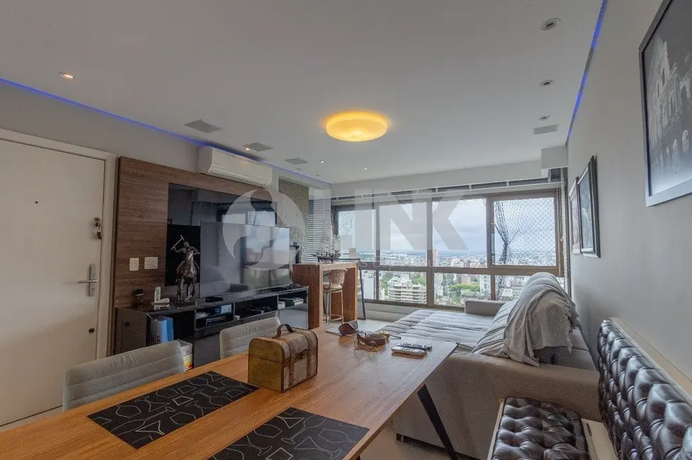 Apartamento com 3 quartos à venda, 105m2 em Rio Branco, Porto Alegre - RS - imagem 4 Foto 4 de Apartamento com 3 quartos à venda, 105m2 em Rio Branco, Porto Alegre - RS