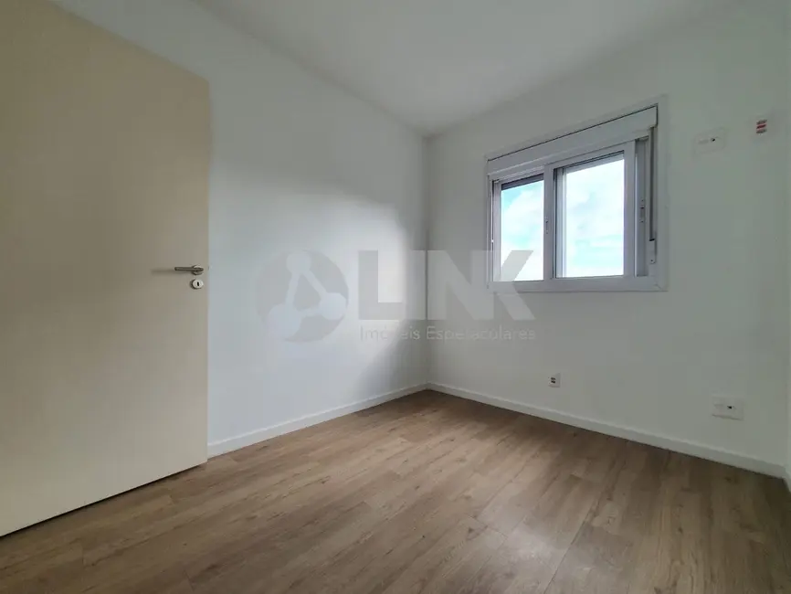 Apartamento com 2 quartos à venda, 74m2 em Passo da Areia, Porto Alegre - RS - imagem 7 Foto 7 de Apartamento com 2 quartos à venda, 74m2 em Passo da Areia, Porto Alegre - RS