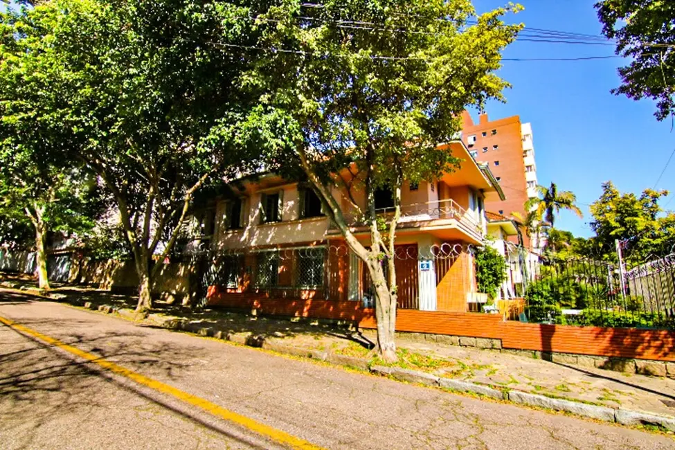 Casa com 4 quartos à venda, 340m2 em Petrópolis, Porto Alegre - RS - imagem 5 Foto 5 de Casa com 4 quartos à venda, 340m2 em Petrópolis, Porto Alegre - RS