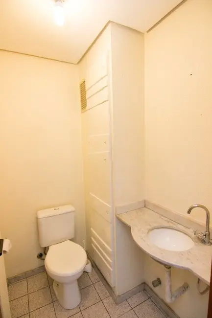 Sala Comercial à venda, 37m2 em Petrópolis, Porto Alegre - RS - imagem 7 Foto 7 de Sala Comercial à venda, 37m2 em Petrópolis, Porto Alegre - RS