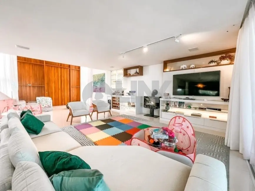 Casa de Condomínio com 3 quartos à venda, 341m2 em Vila Nova, Porto Alegre - RS - imagem 3 Foto 3 de Casa de Condomínio com 3 quartos à venda, 341m2 em Vila Nova, Porto Alegre - RS