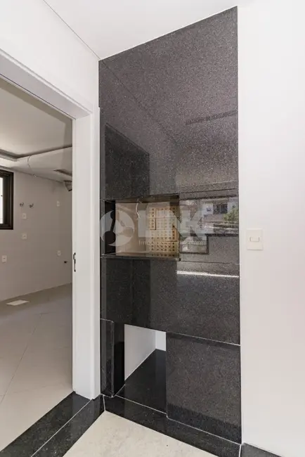 Apartamento com 3 quartos à venda, 169m2 em Petrópolis, Porto Alegre - RS - imagem 7 Foto 7 de Apartamento com 3 quartos à venda, 169m2 em Petrópolis, Porto Alegre - RS